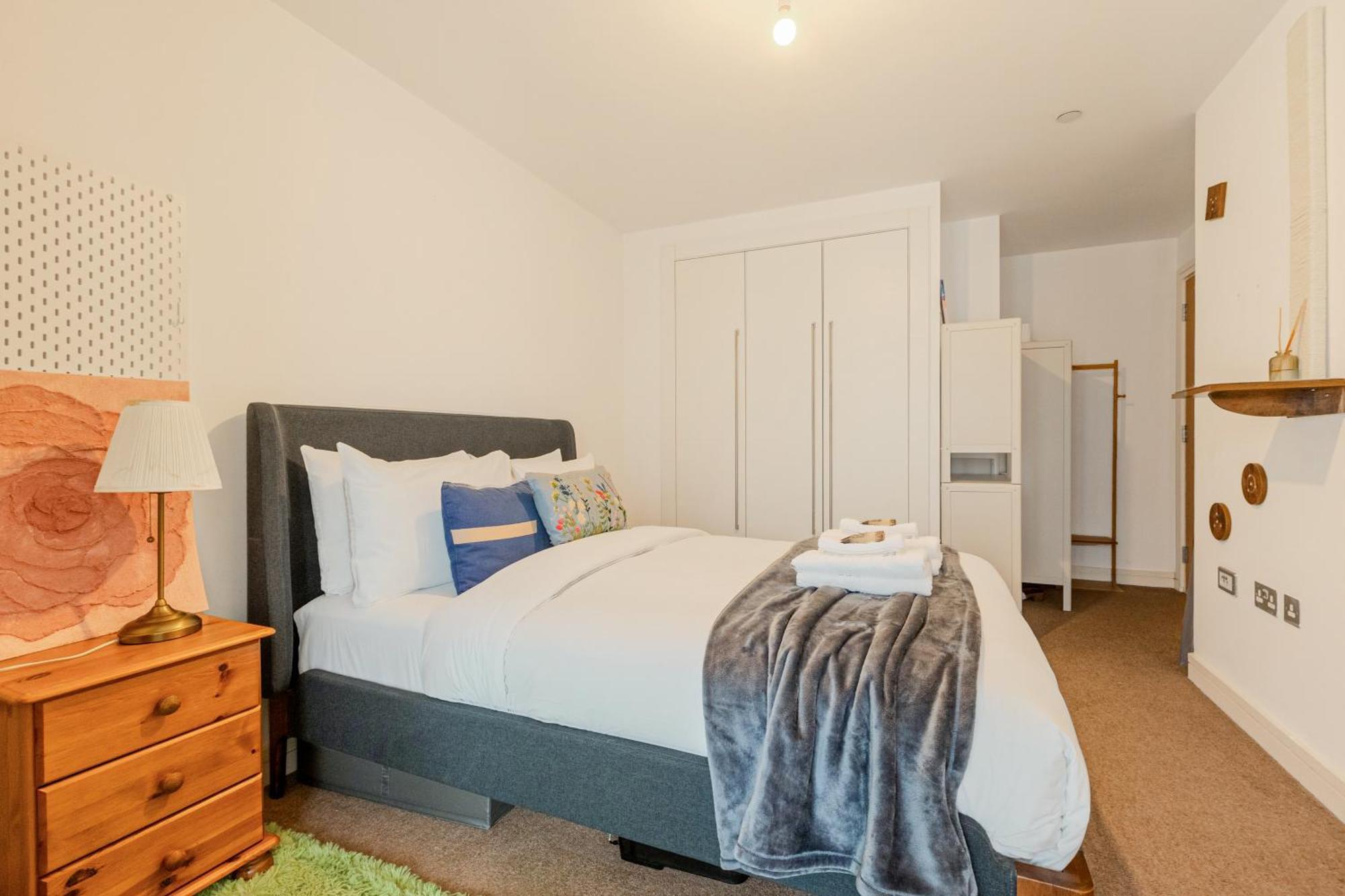 Lovely 1br Flat, 10min Langdon Park Dlr Station London